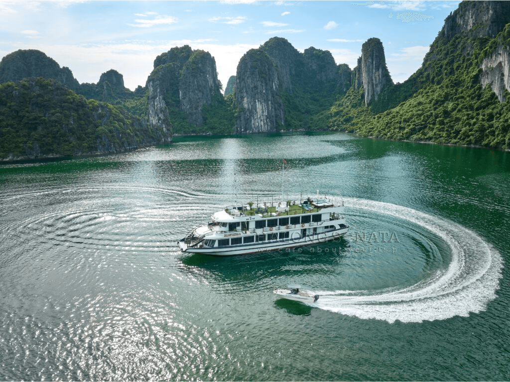 Discovering Halong Bay
