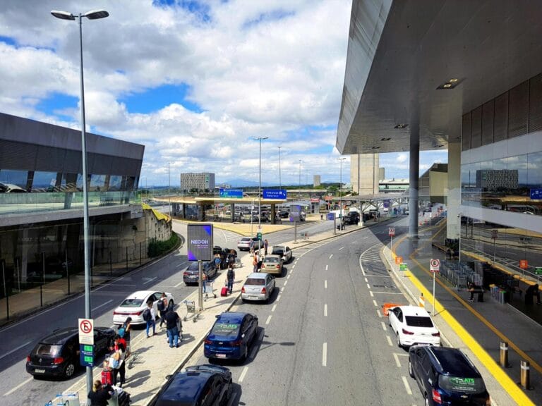 How Travelers Save Time With Reliable Airport Vehicle Services in Manila